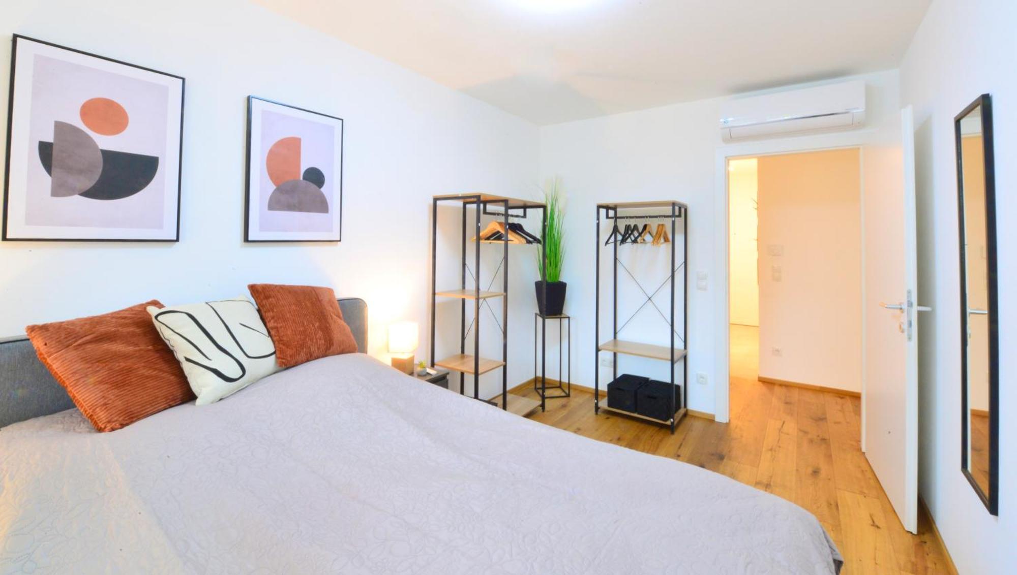 New With Parking And Metro In Front Of The House Appartement Wenen