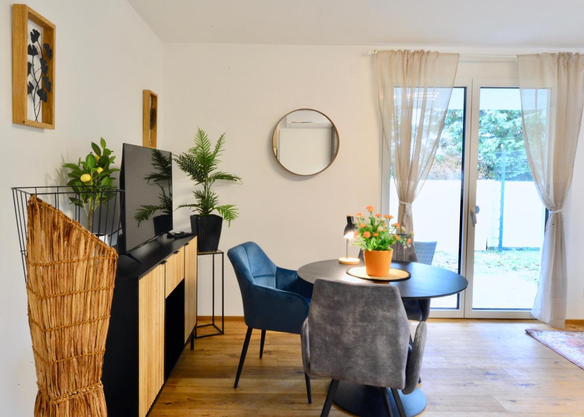 New With Parking And Metro In Front Of The House Appartement